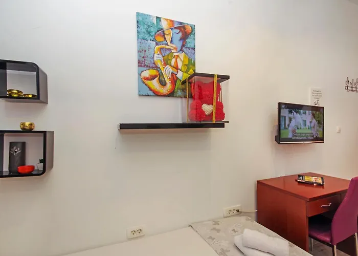 Campus Apartment Split